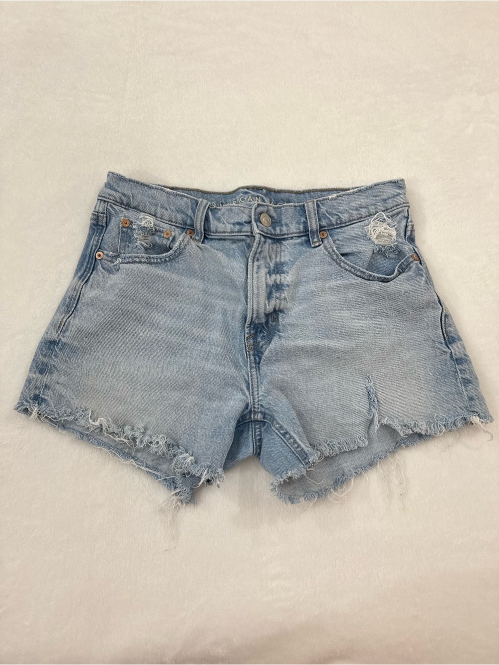 American Eagle Light Wash Distressed Denim Shorts Women’s 2